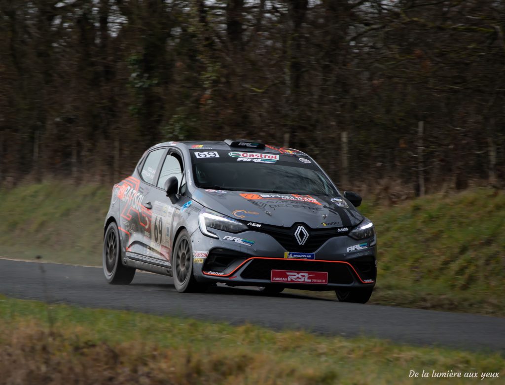 Rallye de la Vienne 2023 photographe De la lumière aux yeux RENAULT Clio RS LINE Rally5 Matteo CHATILLON/Brice RICOU