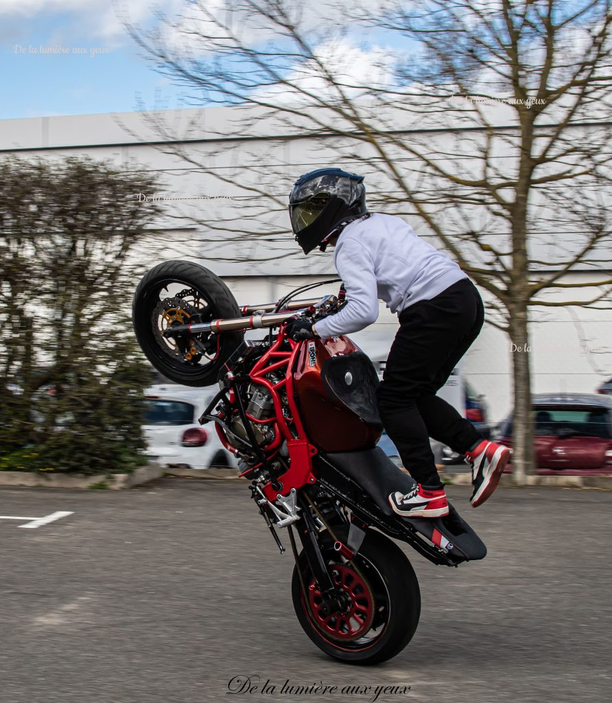 Shooting Romain JEANDROT stunter professionnel Motoshopping Coignières photographe De la lumière aux yeux