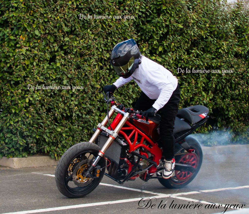 Shooting Romain JEANDROT stunter professionnel Motoshopping Coignières photographe De la lumière aux yeux