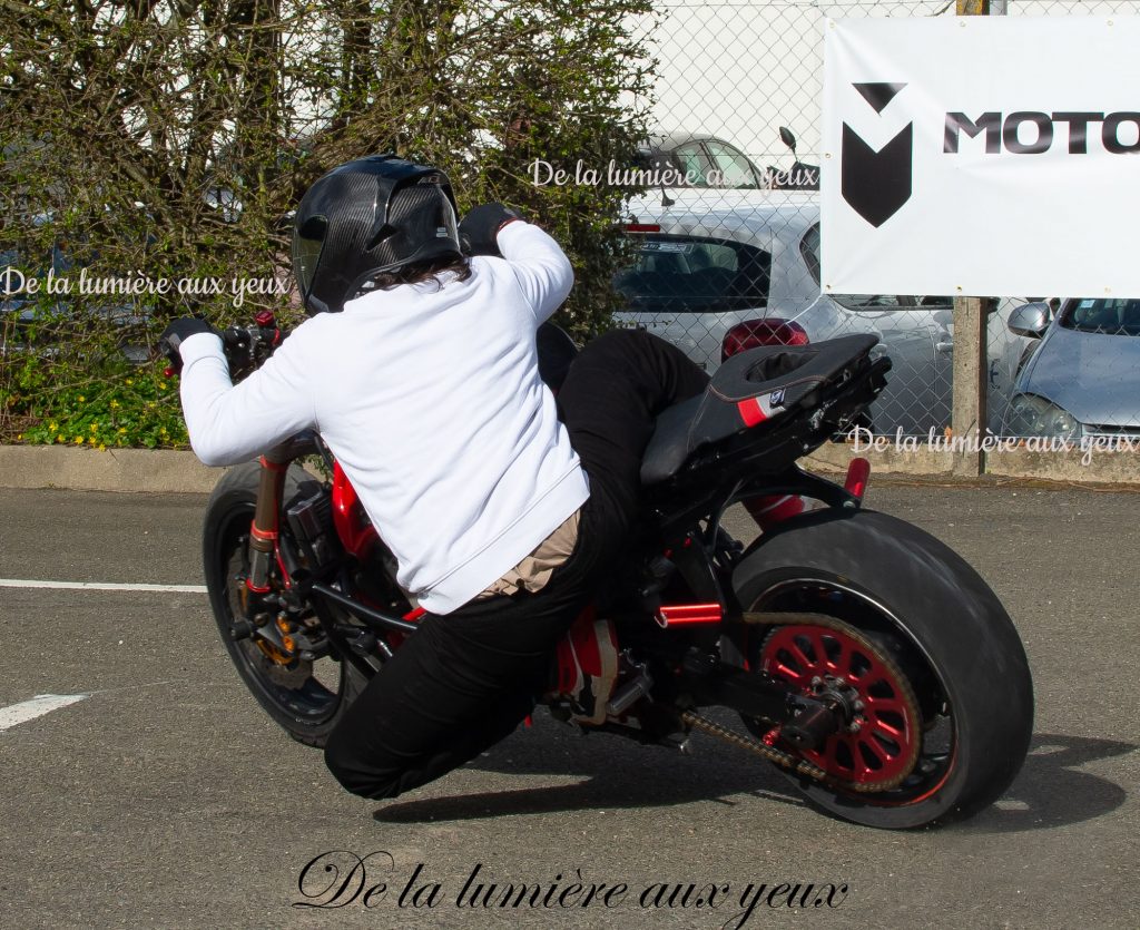 Shooting Romain JEANDROT stunter professionnel Motoshopping Coignières photographe De la lumière aux yeux