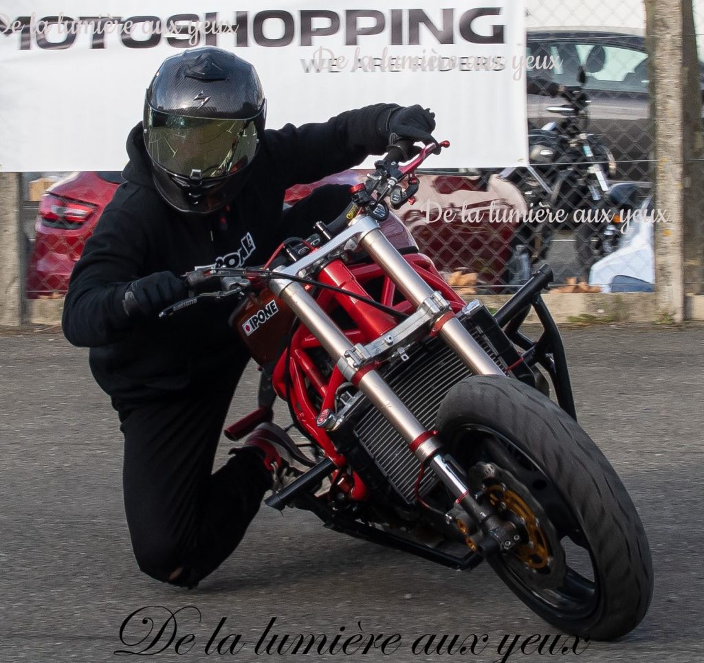 Shooting Romain JEANDROT stunter professionnel Motoshopping Coignières photographe De la lumière aux yeux