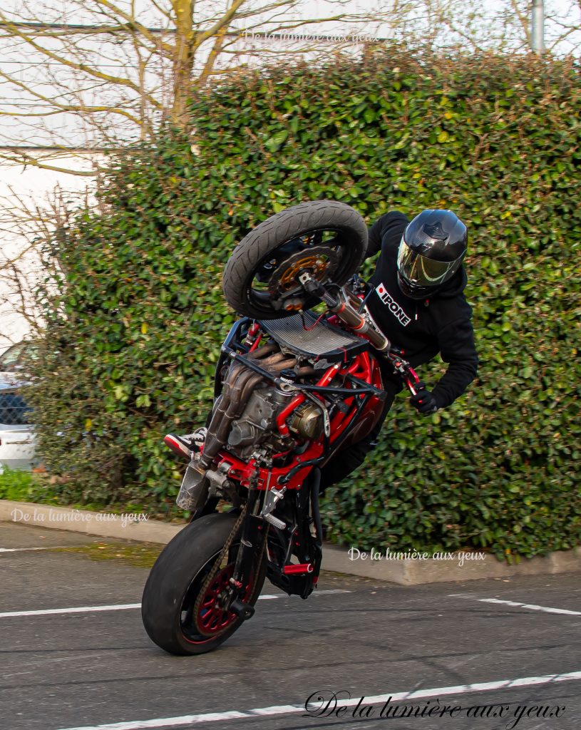 Shooting Romain JEANDROT stunter professionnel Motoshopping Coignières photographe De la lumière aux yeux