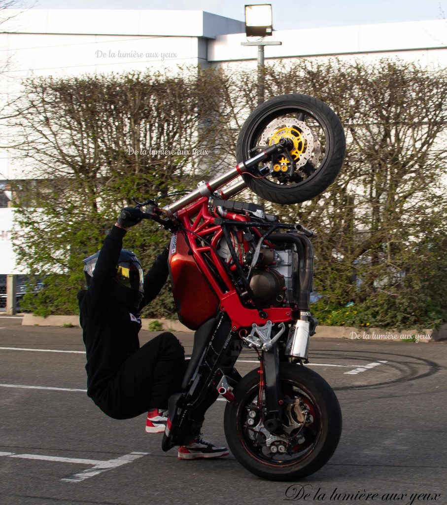 Shooting Romain JEANDROT stunter professionnel Motoshopping Coignières photographe De la lumière aux yeux