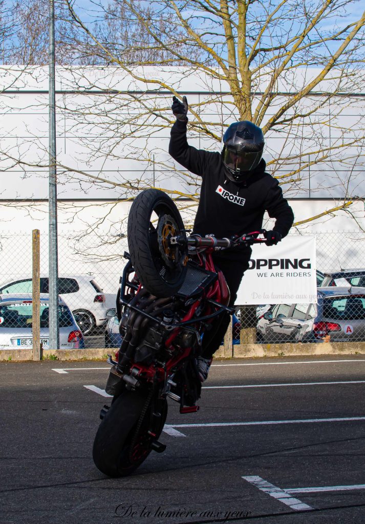 Shooting Romain JEANDROT stunter professionnel Motoshopping Coignières photographe De la lumière aux yeux