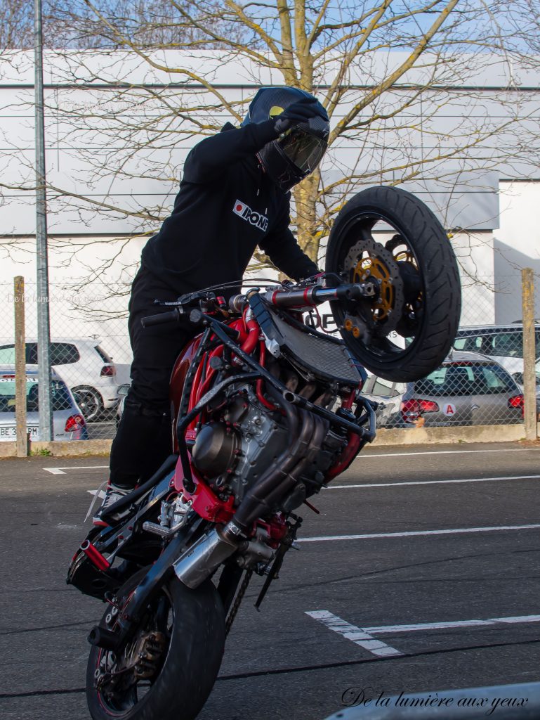 Shooting Romain JEANDROT stunter professionnel Motoshopping Coignières photographe De la lumière aux yeux