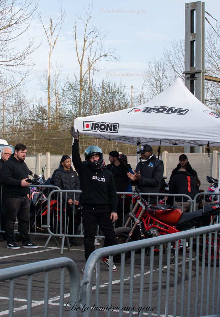 Shooting Romain JEANDROT stunter professionnel Motoshopping Coignières photographe De la lumière aux yeux