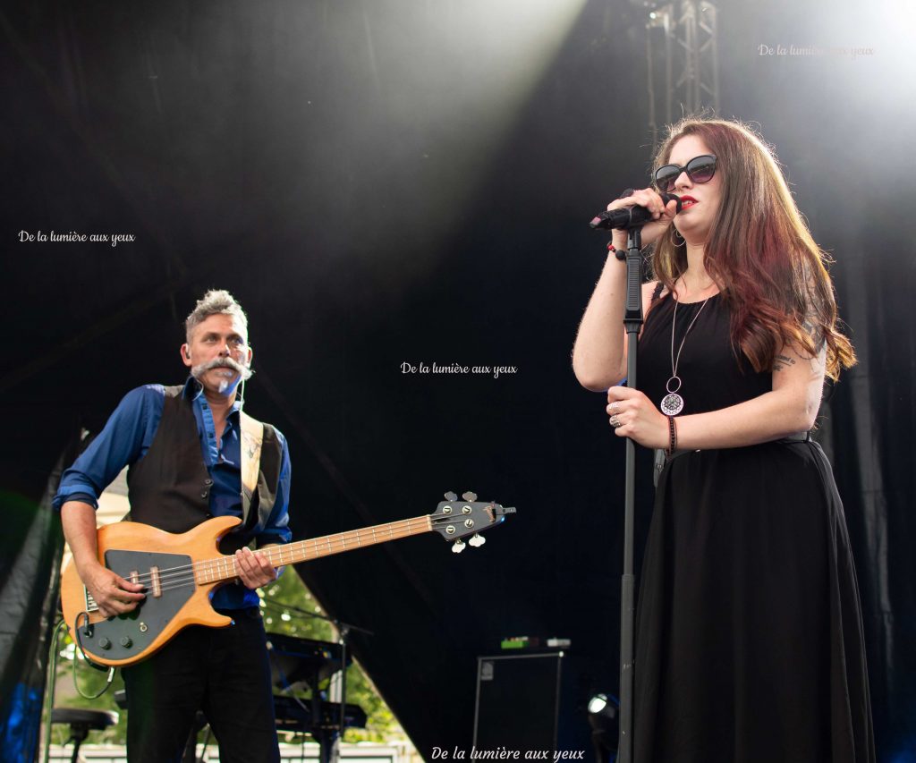 Concert Rozedale et Louis BERTIGNAC mercredi 21 juin 2023 à Pussay photographe De la lumière aux yeux